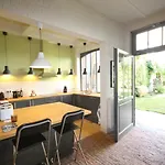 La maison du fond du jardin